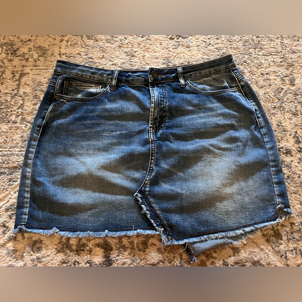 Indigo Rein Denim Skirt
Juniors Size 11 Blue Casual